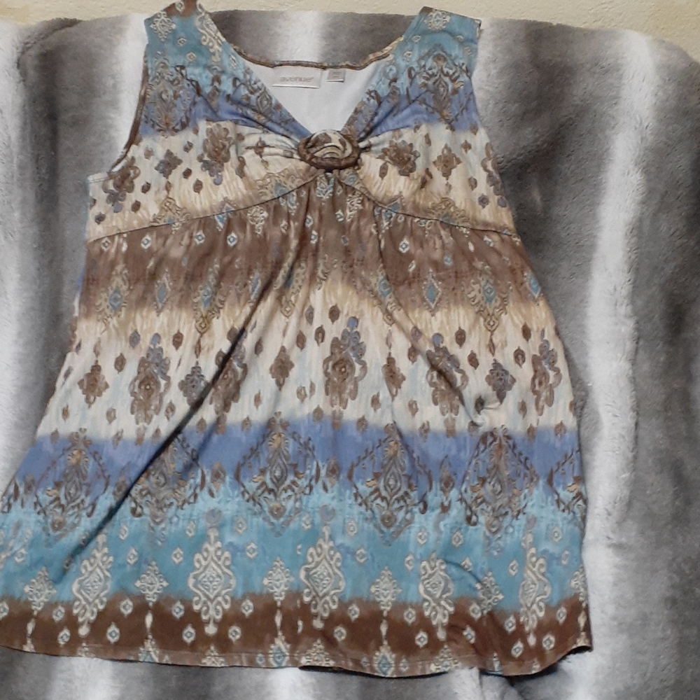 Avenue brand womens sleeveless top